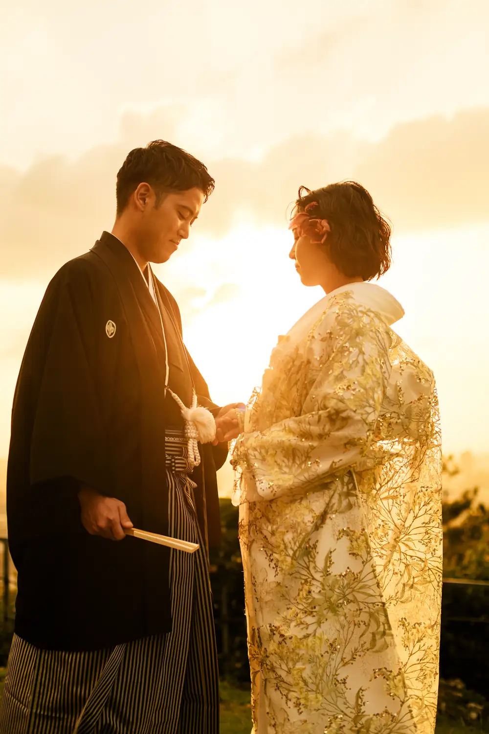 夕陽を背に、向かい合うふたり