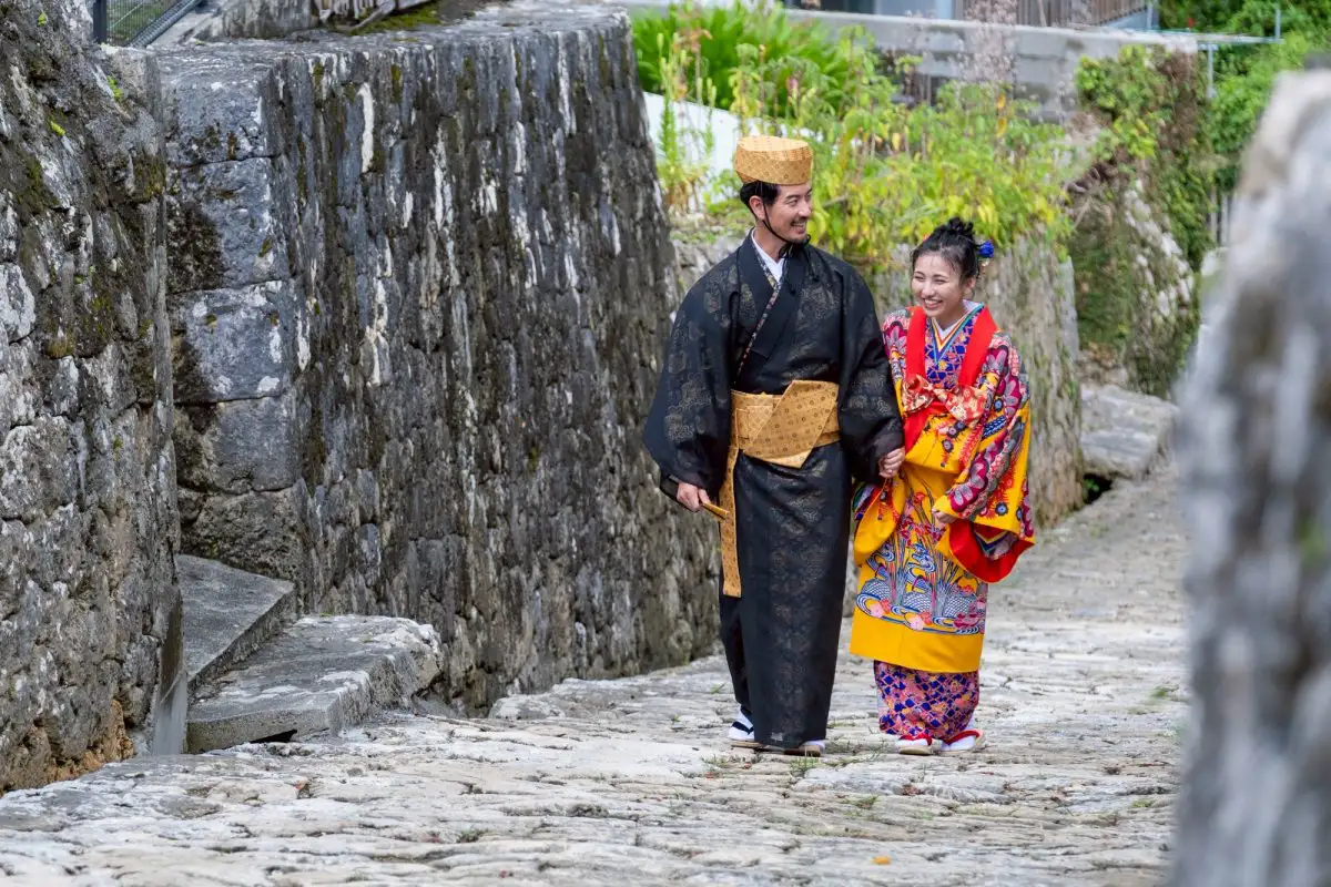 沖縄県和装結婚式ー琉装フォトウェディング２