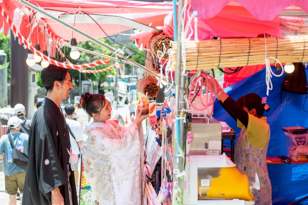 沖縄県和装結婚式ーお祭りフォトウェディング２